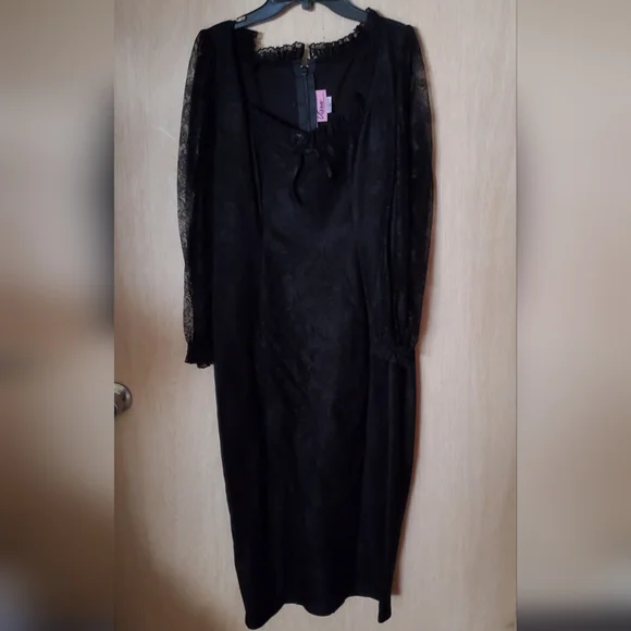 Vixen By Micheline Pitt - Decadence Wiggl Dress In Black Lace, Size 2x NWT - Picture 2 of 5